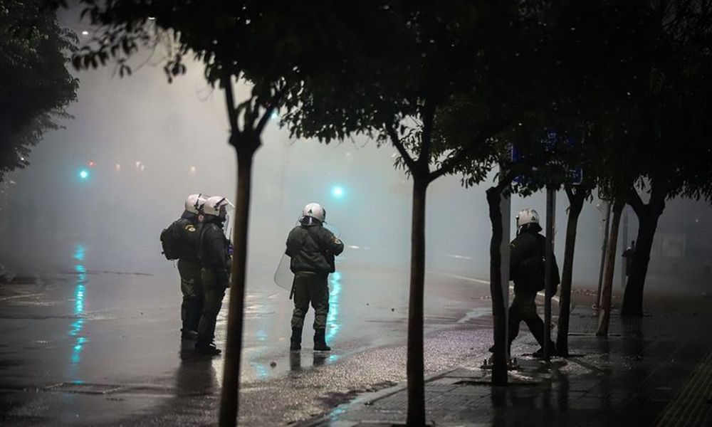 Ευελπίδων: Πατέρας προς τον συλληφθέντα γιο του « Κώστα! Νομική Αθήνας περνάς!»