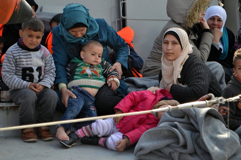 Στην πλατεία Βικτωρίας βρίσκουν και πάλι καταφύγιο πρόσφυγες που δεν μπορούν να ταξιδέψουν
