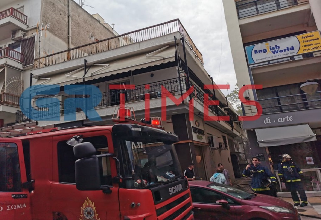 Θεσσαλονίκη: Συναγερμός για φωτιά σε διαμέρισμα (pics&vid)