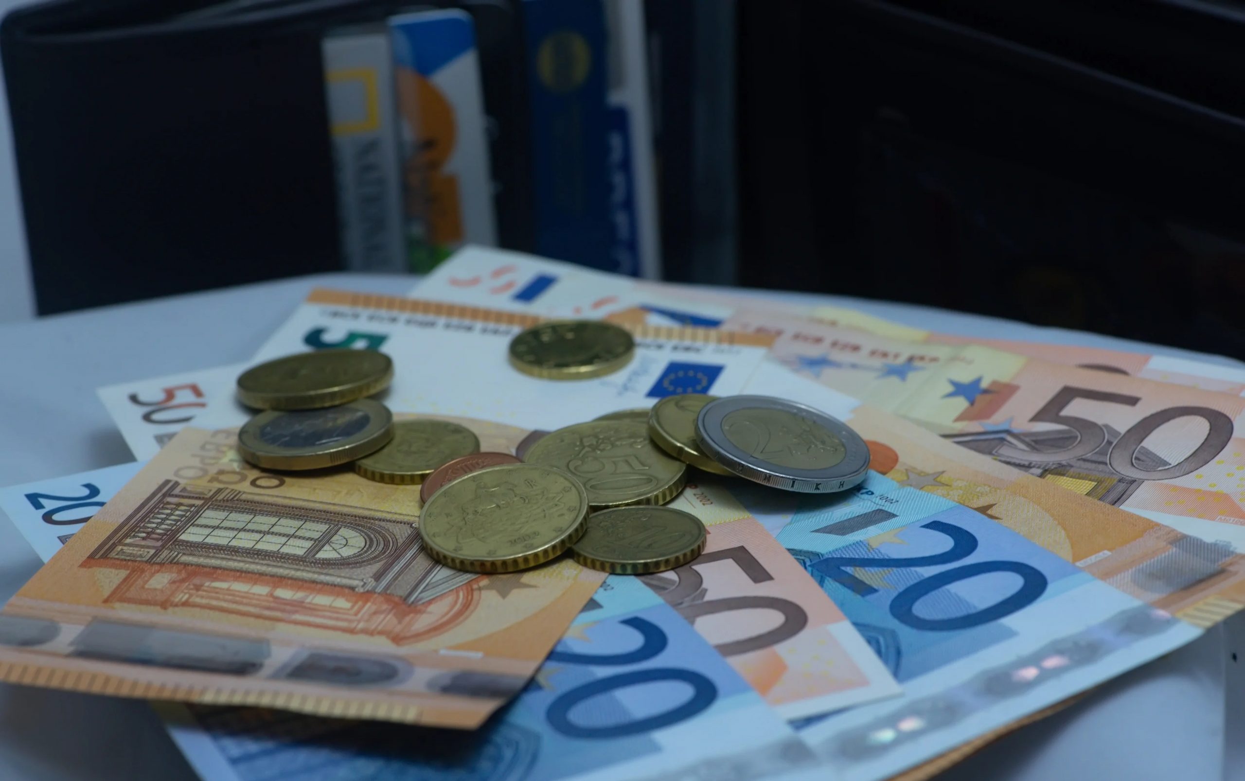 Η κάλυψη των εισοδημάτων θα φτάσει 84% – Ποιοι θα πάρουν το επίδομα των 534 ευρώ