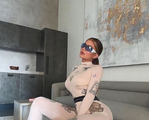 Η Kylie Jenner πουλά μάσκες κατά του κορονοϊού και ο κόσμος τις θεωρεί «ακριβές»