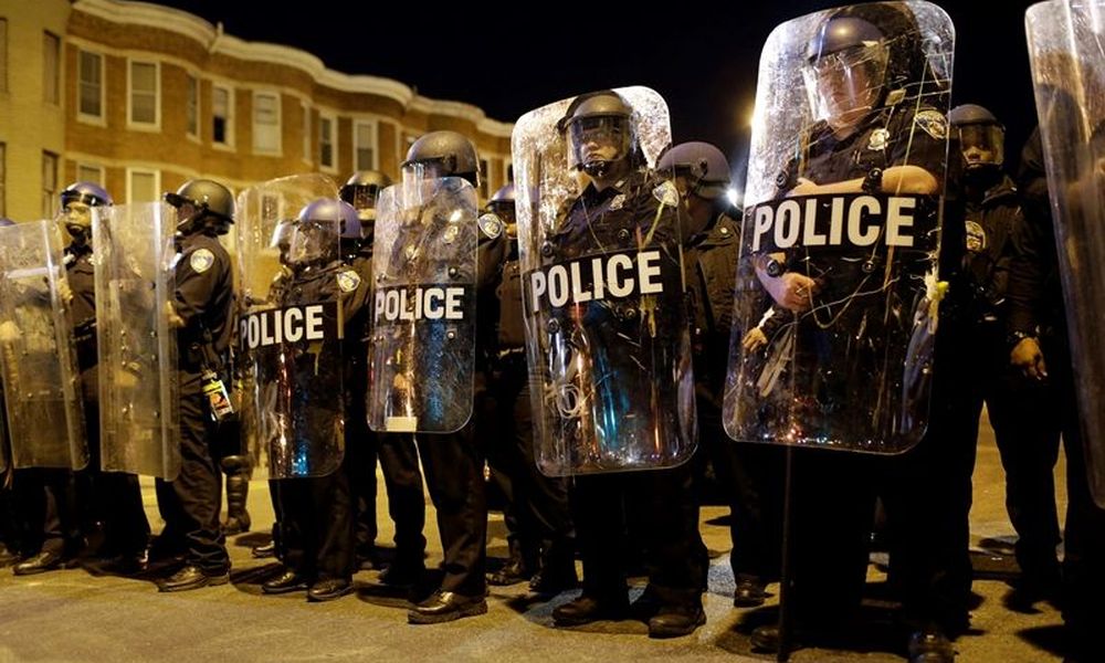 Μυρίζει «μπαρούτι» – Οπλισμένοι από το Πεντάγωνο οι Αμερικανοί αστυνομικοί