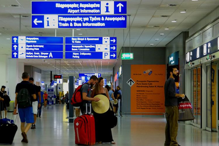Kορονοϊός: Χαμός από ελέγχους στα αεροδρόμια για… εισαγόμενα κρούσματα