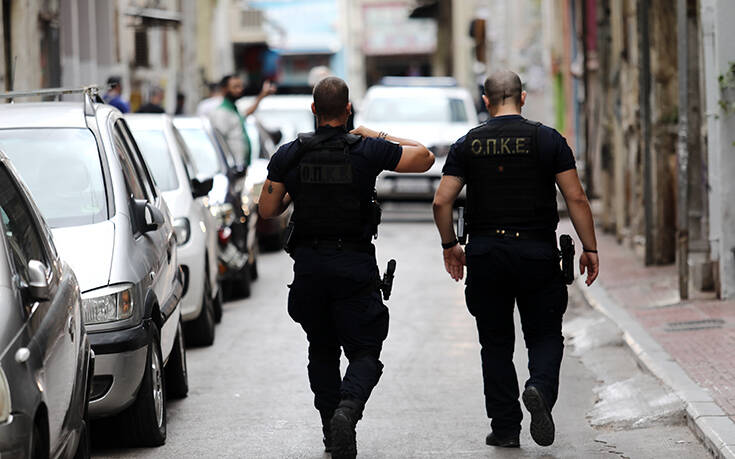 Η ΕΛΑΣ προχώρησε σε 5 συλλήψεις και 55 προσαγωγές στο κέντρο της Αθήνας (pics)