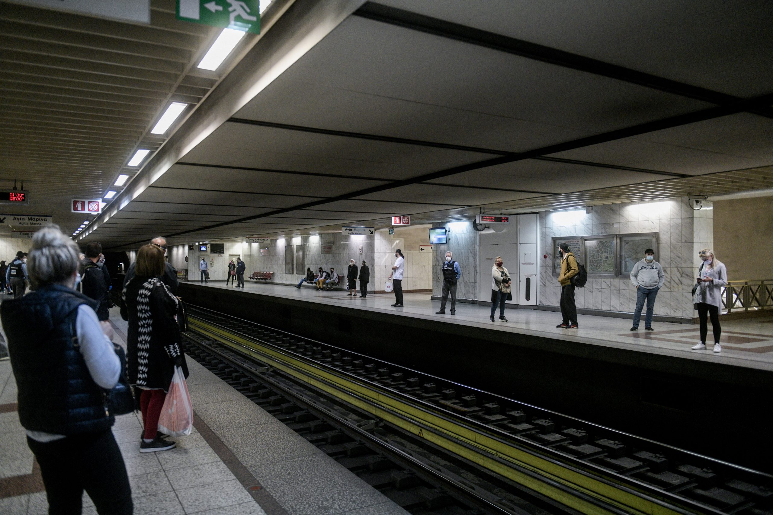 Αλαλούμ με Μετρό και ΗΣΑΠ – Δεν ξεκινούν τα δρομολόγια παρά την αναστολή της απεργίας