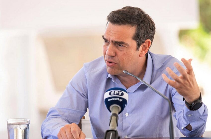 Πέτσας: Ο Τσίπρας δυσφημεί την Ελλάδα στο εξωτερικό