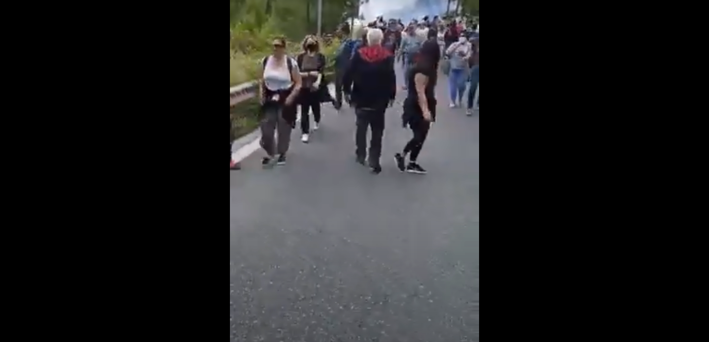 Ελληνική Αστυνομία για Μαλακάσα: Οι συγκεντρωμένοι «χρησιμοποίησαν σωματική βία- πέτρες και ξύλα»