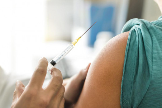Αντιγριπικό εμβόλιο: Σύμμαχος κατά του κορονοϊού! Πώς βοηθάει στην άμυνα του οργανισμού
