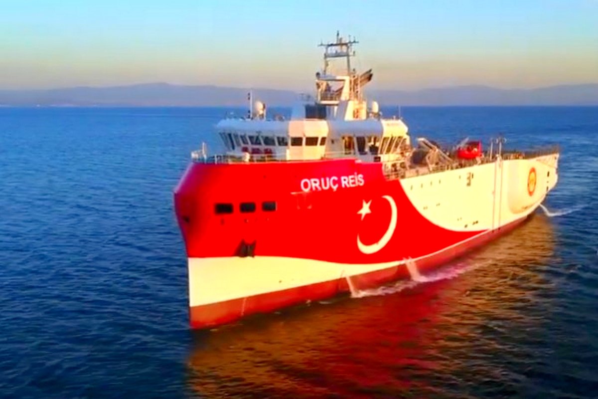 Oruc Reis: «Οπισθοχωρεί» το… καμάρι του Ερντογάν στο λιμάνι της Αττάλειας! (pic)