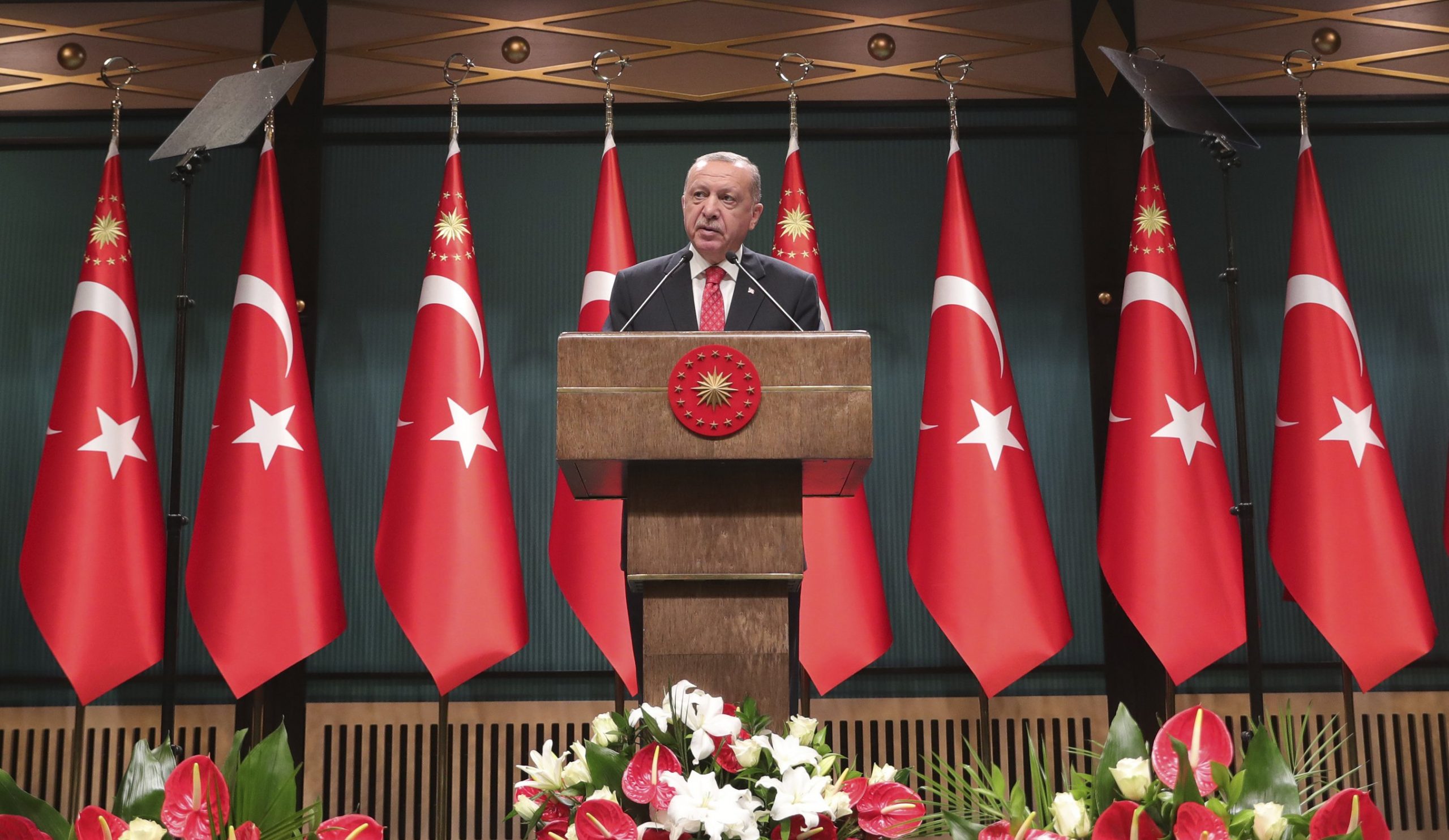 Αποπροσανατολισμός του Ερντογάν:Η βουτιά της τουρκικής λίρας και η επιβούλευση  της ελληνικής υφαλοκρηπίδας