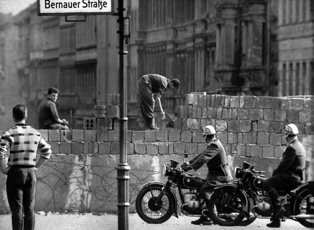 13 Αυγούστου 1961: Η ανέγερση του Τείχους του Βερολίνου