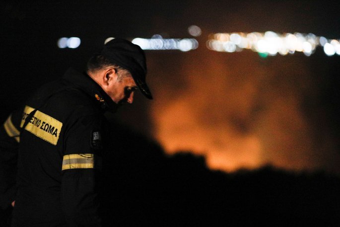 Φωτιά τώρα στη Βαρυμπόμπη: Δίπλα στη ΒΙΑΝΕΞ η πυρκαγιά