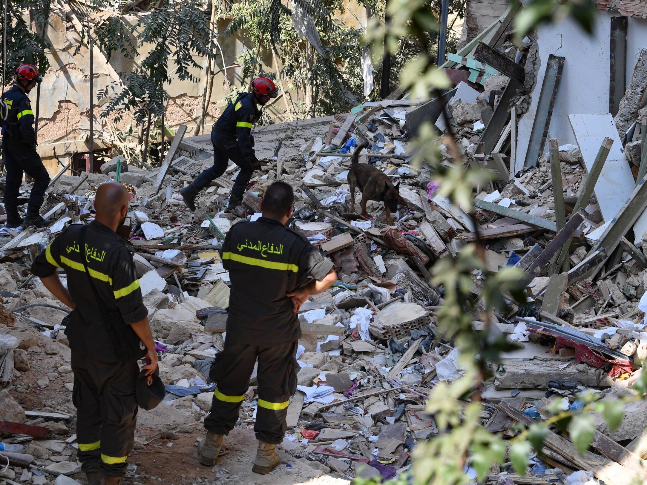 Λίβανος: Εντοπίστηκαν ίχνη ζωής, ένα μήνα μετά τη φονική έκρηξη – Διασώστες σκάβουν με γυμνά χέρια