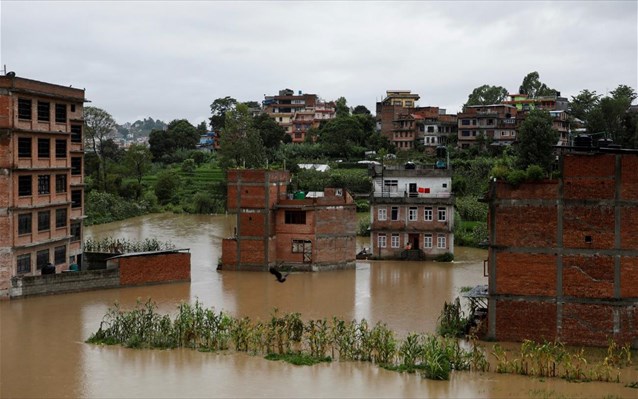 Νεπάλ: Τουλάχιστον 16 νεκροί από τις καταρρακτώδεις βροχές