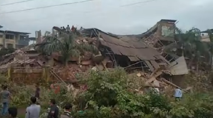 Ινδία: Κατέρρευσε πενταώροφο κτίριο – Τουλάχιστον 90 παγιδευμένοι (pics&vid)