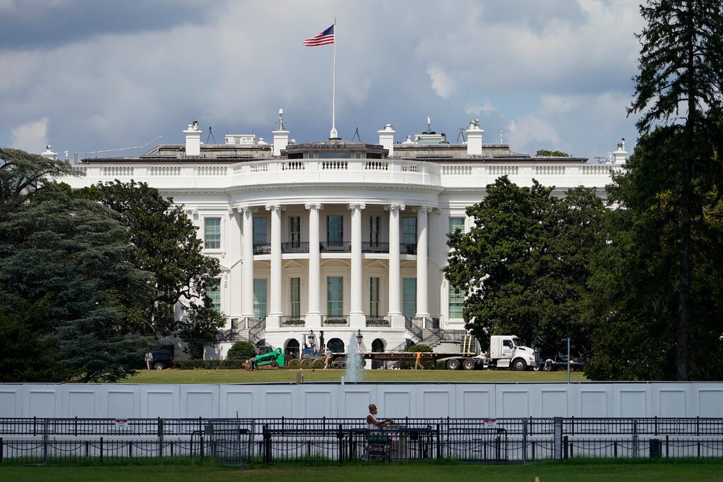 Εκλογές ΗΠΑ: Μαχαιρώθηκαν τέσσερα άτομα κοντά στον Λευκό Οίκο (vid)