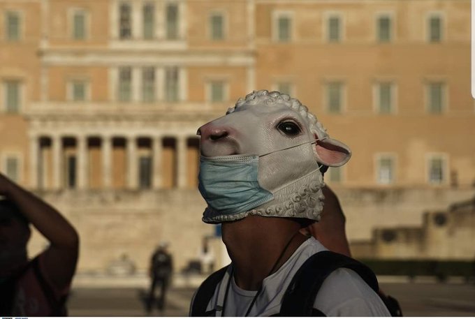 Κορονοϊός: Στα δικαστήρια η καθηγήτρια που αρνείται να φορέσει μάσκα