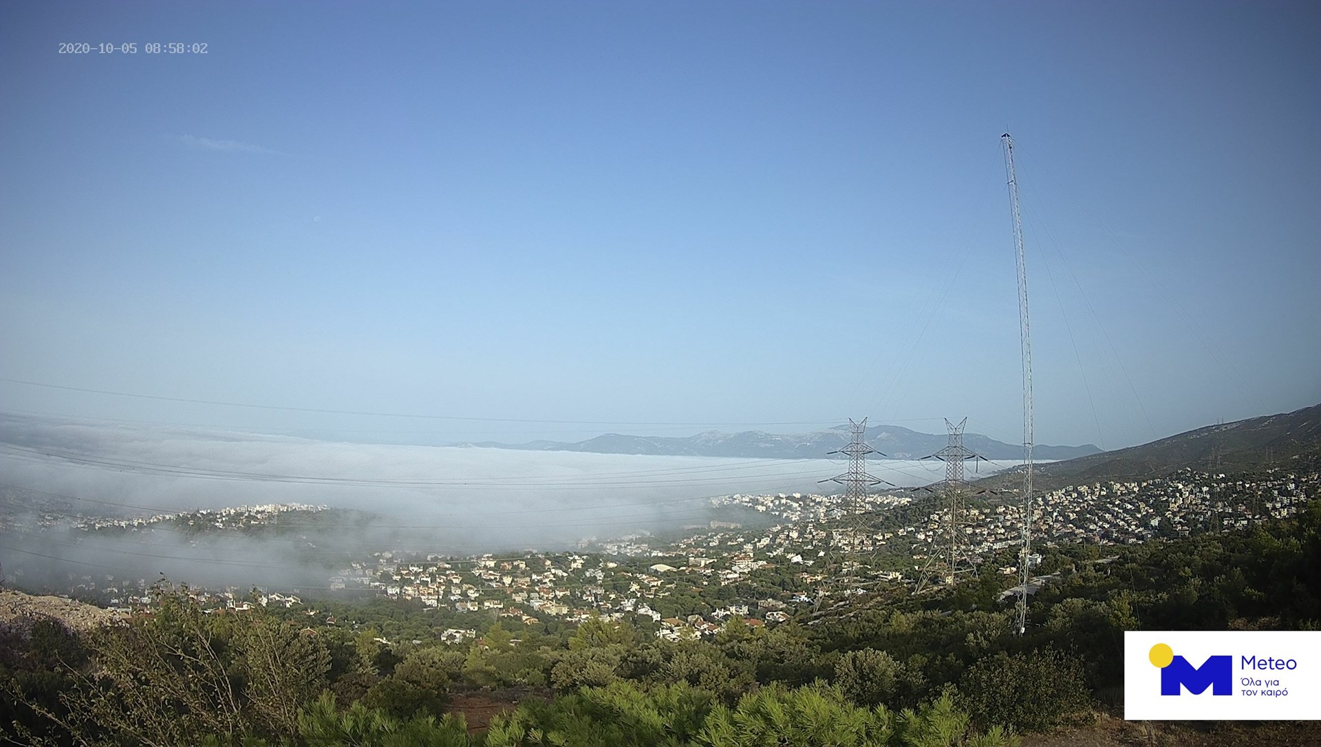 Καιρός: Εντυπωσιακές εικόνες από την πυκνή ομίχλη που κάλυψε την Αθήνα