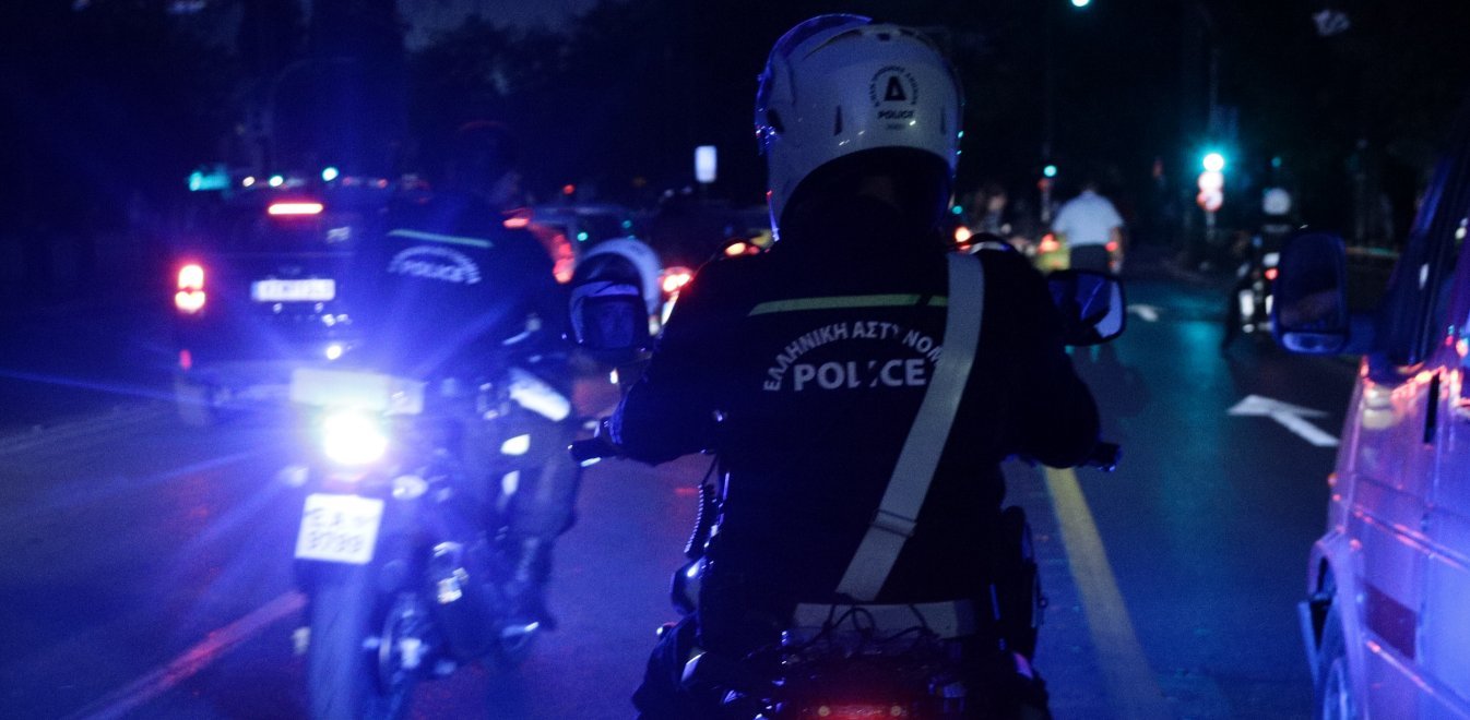Θεσσαλονίκη: Εκτόξευσαν… αντικείμενα στους αστυνομικούς για να γλιτώσουν τον έλεγχο