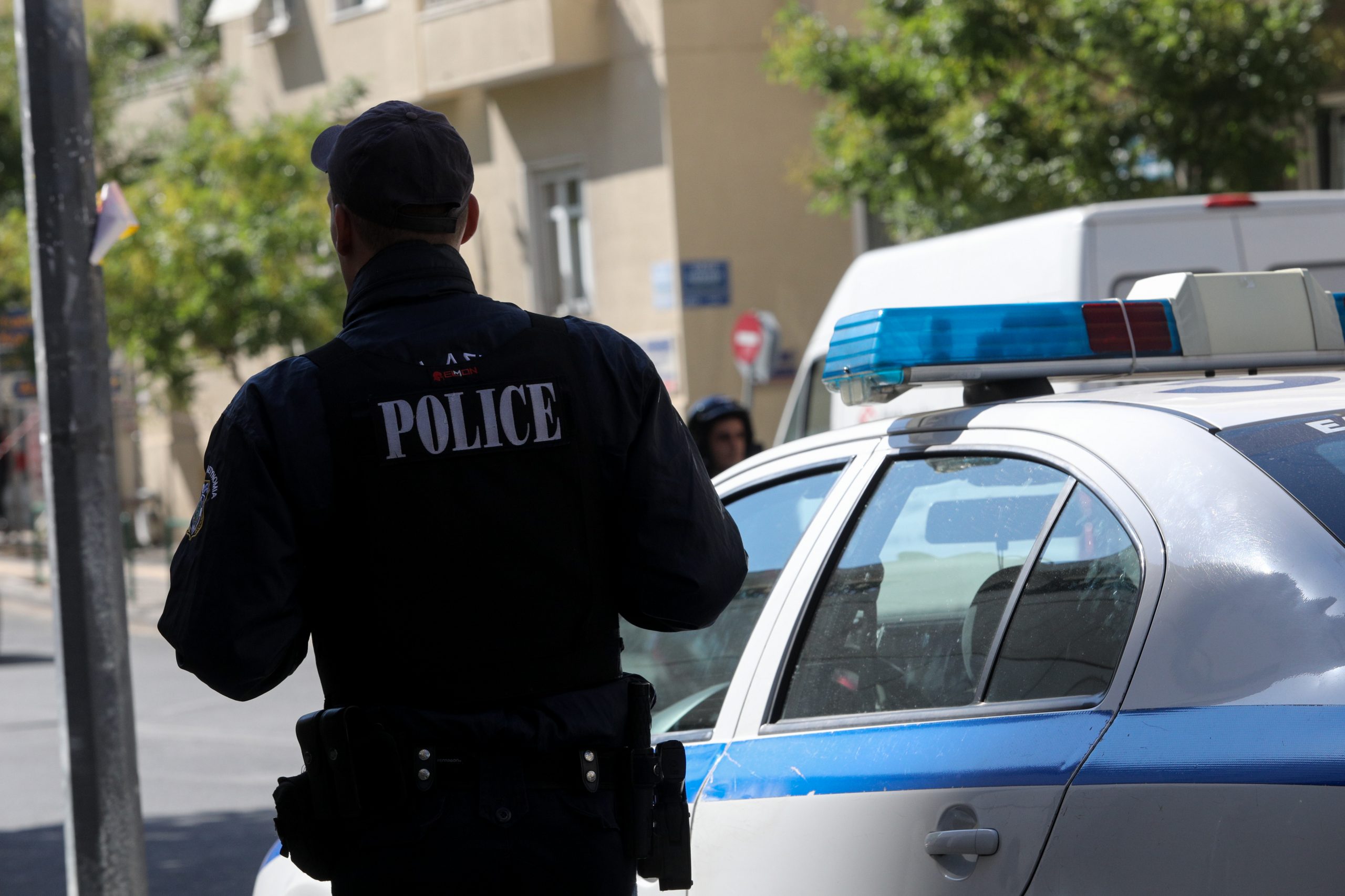 Θεσσαλονίκη: Ο αστυνομικός θα πληρώσει… ακριβά το σπάσιμο της καραντίνας!