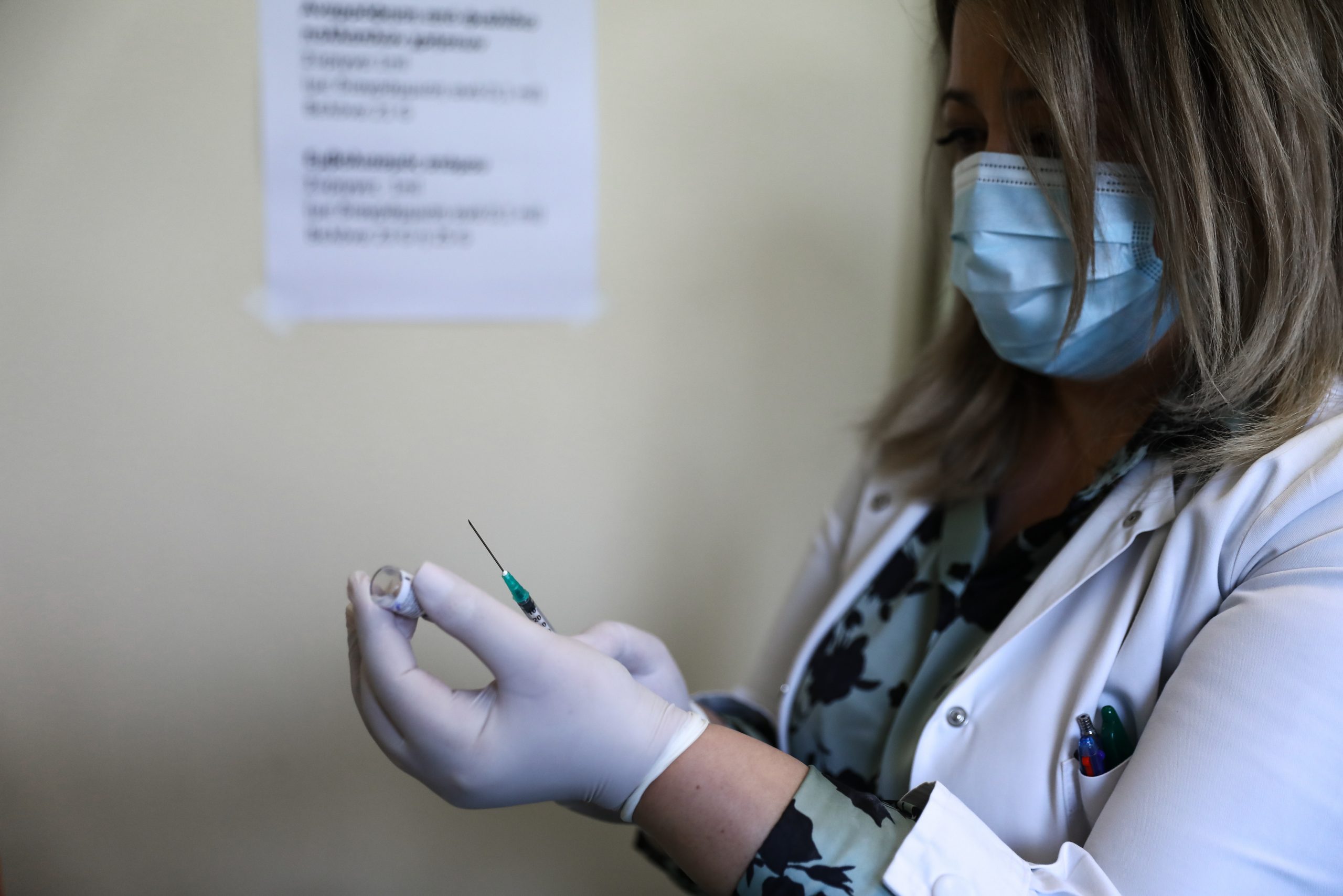 Εμβολιασμοί: Ανοίγει σήμερα η πλατφόρμα των ραντεβού για τους 75 έως 79 ετών