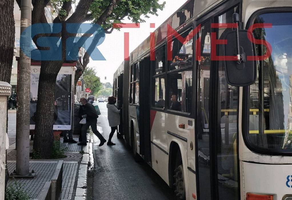 Θεσσαλονίκη: 70χρονη έκλεβε πορτοφόλια επιβατών σε αστικά λεωφορεία και στα ΚΤΕΛ