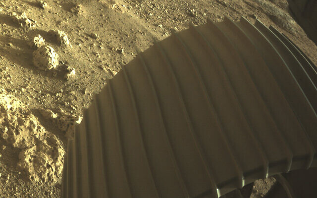 NASA -Άρης: Το «Perseverance» έστειλε στη Γη τις πρώτες έγχρωμες φωτογραφίες