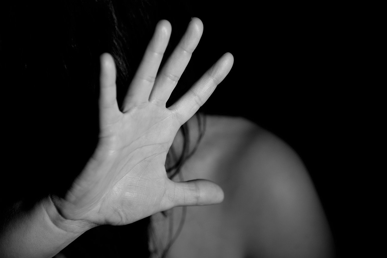 Βύρωνας: Νέες καταγγελίες για σεξουαλική επίθεση από τον ιδιοκτήτη καταστήματος ρούχων