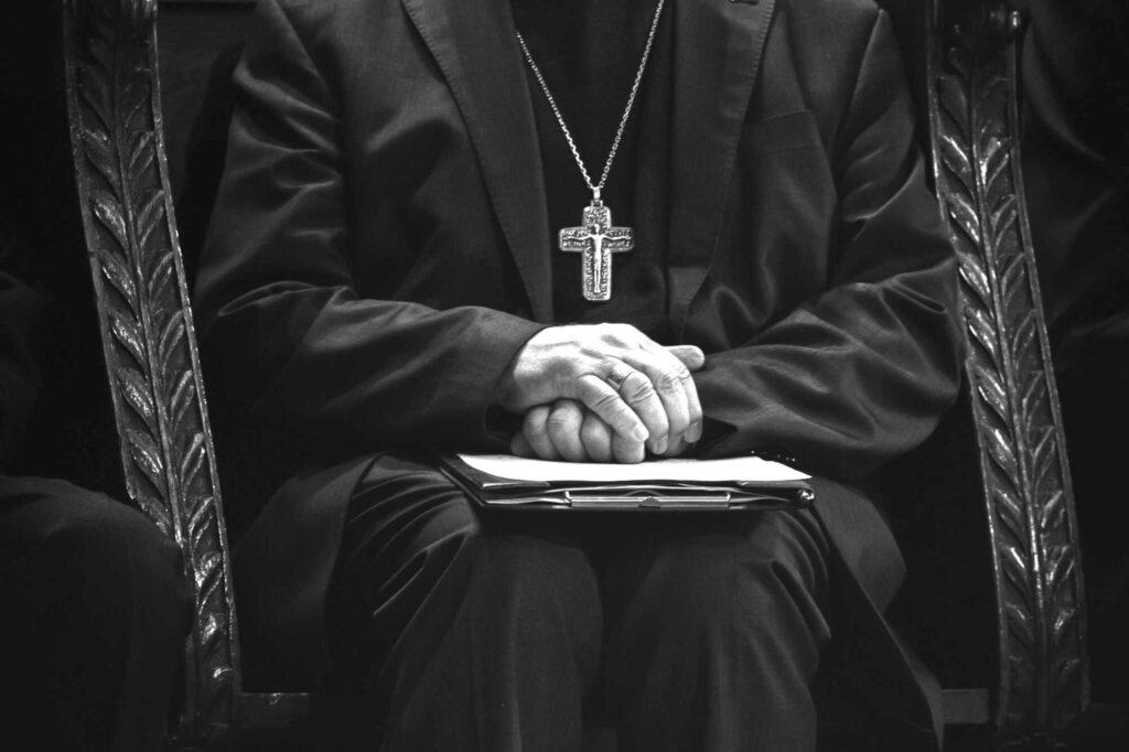 Σκάνδαλο στην Αρχιεπισκοπή Κολωνίας-Ανώτατοι κληρικοί συγκάλυπταν σεξουαλικές κακοποιήσεις παιδιών από ιερωμένους