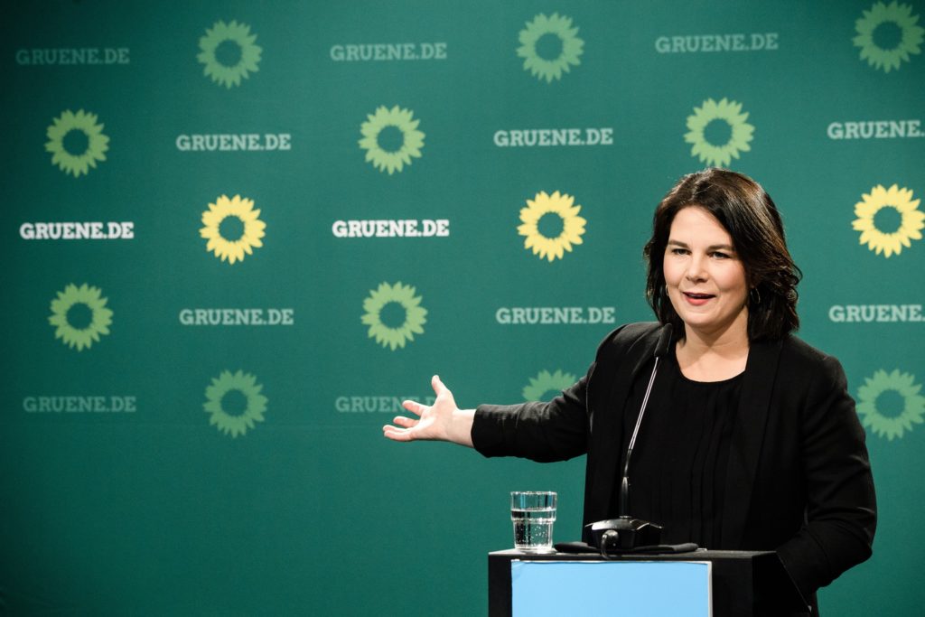 Τέλος η Μέρκελ: Με την Ανναλένα οι Πράσινοι ανοίγουν το δρόμο για ανατροπές στην Ευρώπη