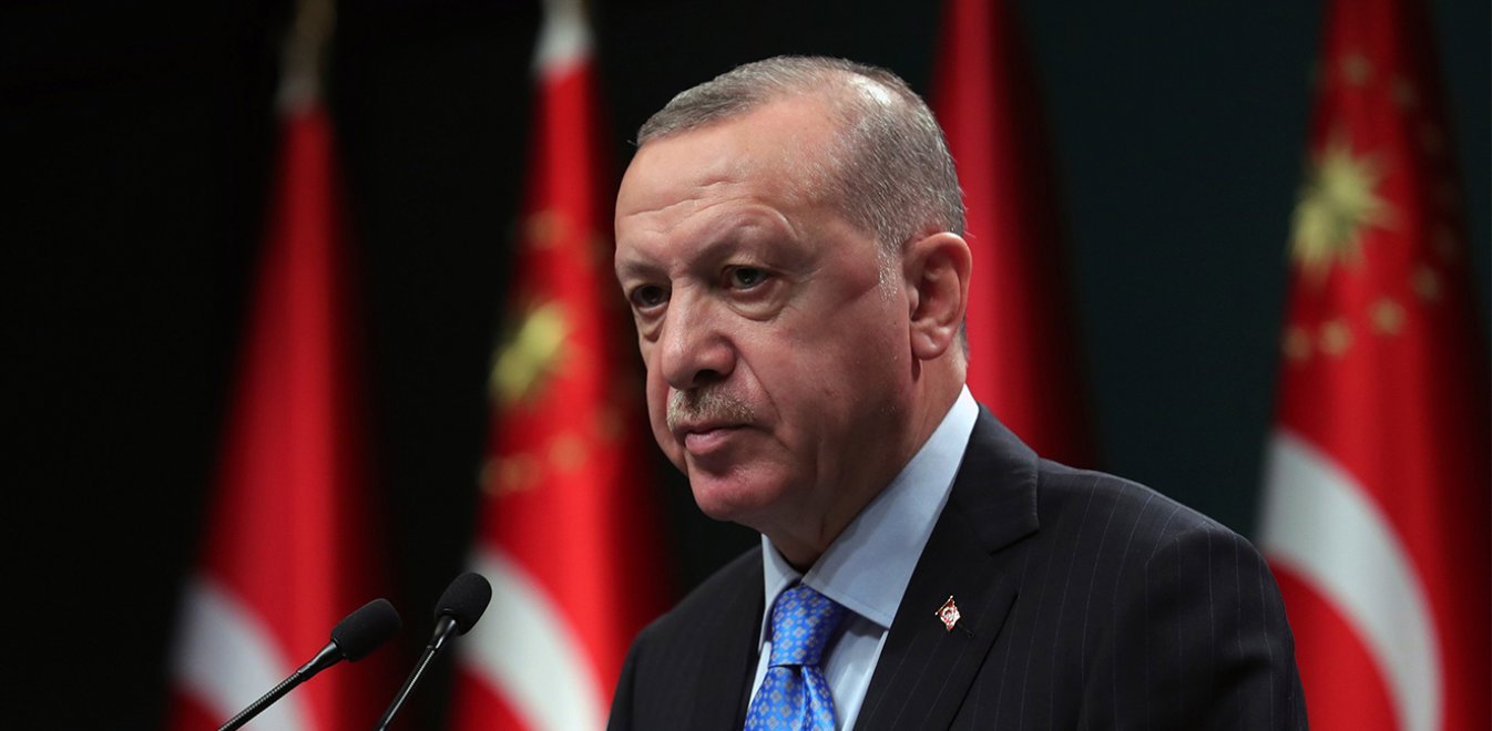 Άρθρο-καταπέλτης του Economist για τον Ερντογάν: Εμμονικός, αποκομμένος στο παλάτι του από τον λαό που λιμοκτονεί
