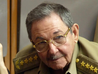 Τέλος εποχής για τον Ραούλ Κάστρο- Παραδίδει το Κομμουνιστικό Κόμμα της Κούβας