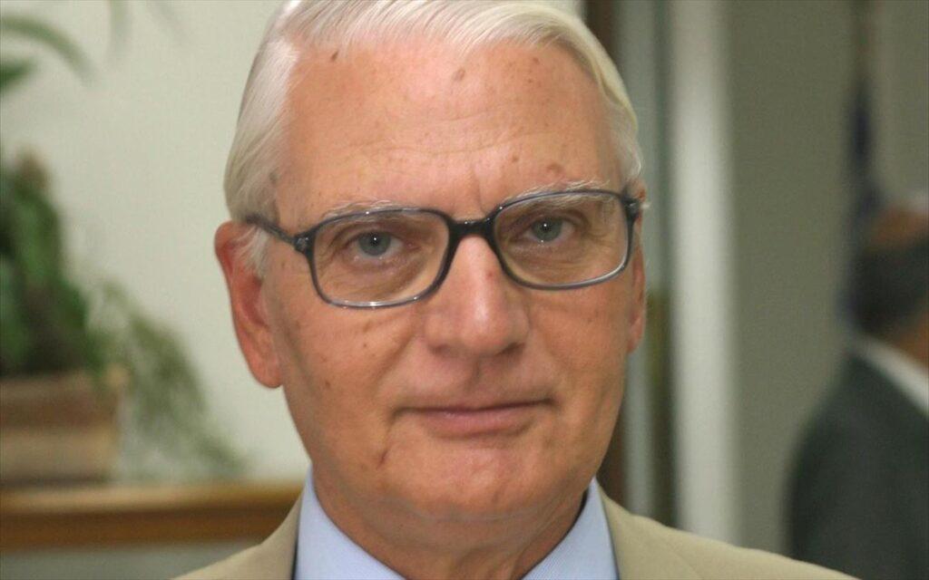 Συνταγματολόγος Παραράς: «Ο εμβολιασμός θα πρέπει να γίνει υποχρεωτικός »