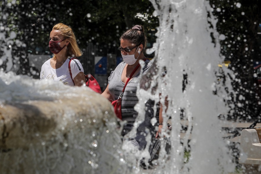Καύσωνας: Χτύπησε «κόκκινο» το πολιτικό θερμόμετρο μετά την πρόταση Τσίπρα για αργία τη Δευτέρα