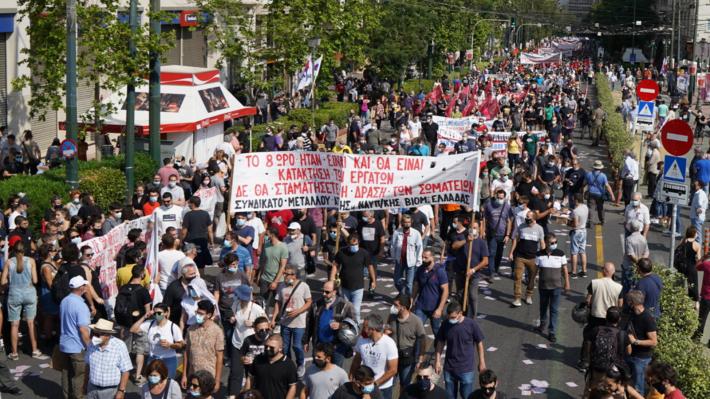 Απεργία: Κλείνει το κέντρο της Αθήνας και το λιμάνι στον Πειραιά από τις συγκεντρώσεις