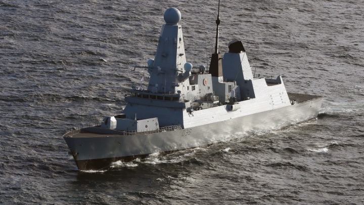 Μαύρη Θάλασσα: Προειδοποιητικές βολές από ρωσικό πλοίο σε βρετανικό αντιτορπιλικό