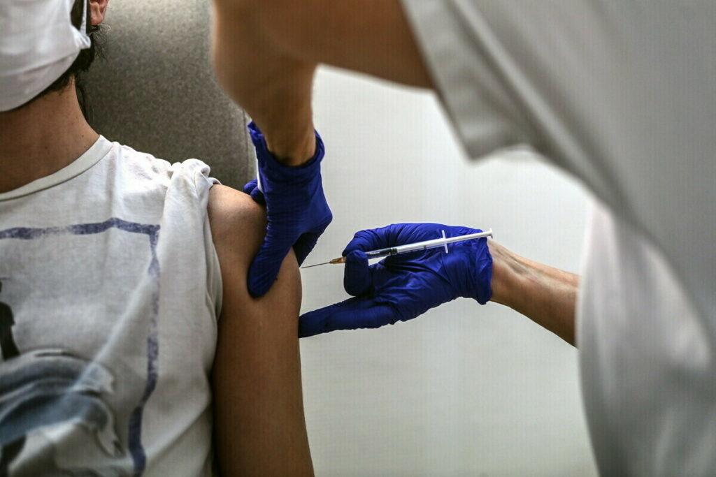 Κορονοϊός: Συναγερμός για πάνω από 3 εκατ. ανεμβολίαστους ενήλικες – Εφικτό το τείχος ανοσίας;