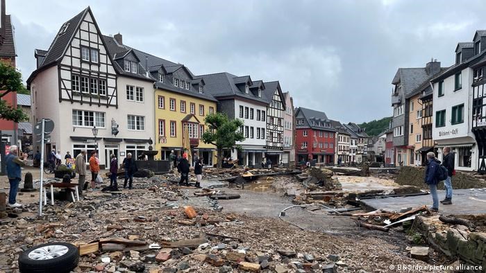 Γερμανία- Συνεχίζεται η τραγωδία: Χωρίς τέλος η καταστροφή – Πάνω από 120 νεκροί