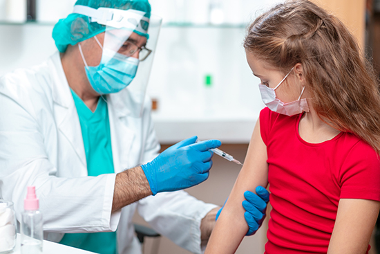 Κορονοϊός: Ανοίγουν 40.000 νέα ραντεβού για εμβολιασμούς παιδιών στην Αττική