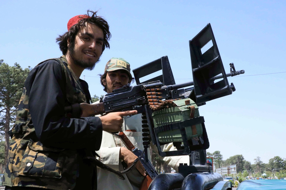 Βίντεο σοκ με την εκτέλεση στρατηγού από τους Ταλιμπάν
