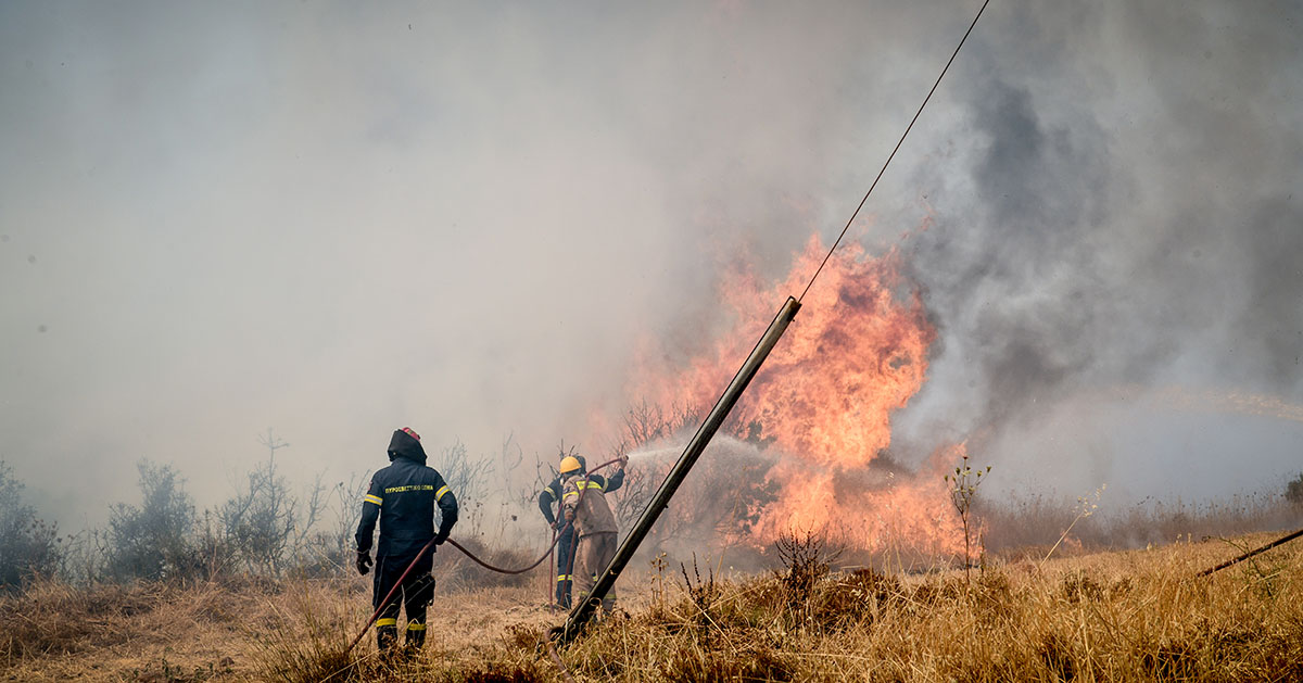 Φωτιά τώρα στην Αρκαδία: Αναζωπυρώσεις στη πυρκαγιά της Κάτω Γορτυνίας