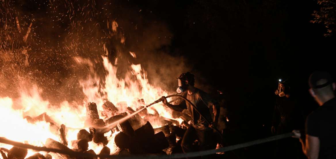 Φωτιά τώρα στη Θεσσαλονίκη: Μεγάλη πυρκαγιά σε χωματερή στα Διαβατά
