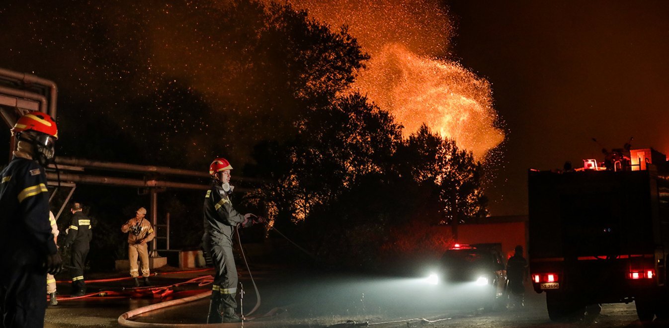 Φωτιά τώρα στην Αττική: Στις φλόγες Θρακομακεδόνες και Βαρυμπόμπη (pic)