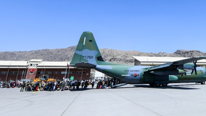 Καμπούλ: Άνοιξε επισήμως το αεροδρόμιο για εσωτερικές και διεθνείς πτήσεις