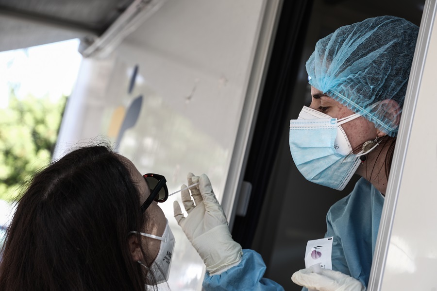 Τρίκαλα: Θετικός στον κορονοϊό ο υπεύθυνος ιατρός Εμβολιαστικού Κέντρου