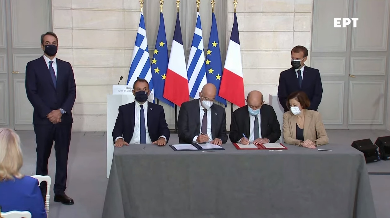 Φρεγάτες Belharra: Κυριάκος Μητσοτάκης και Εμανουέλ Μακρόν ανακοίνωσαν την αμυντική συμφωνία (video)
