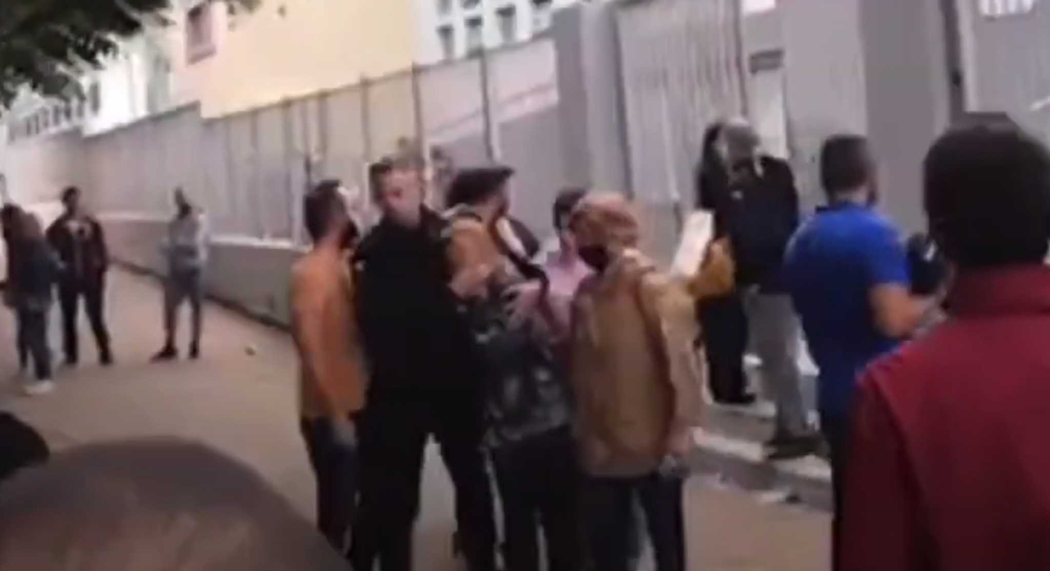 Θεσσαλονίκη: Επίθεση και εναντίον μαθήτριας μέσα στο σχολείο από τους κουκουλοφόρους! Σοκαριστικά βίντεο