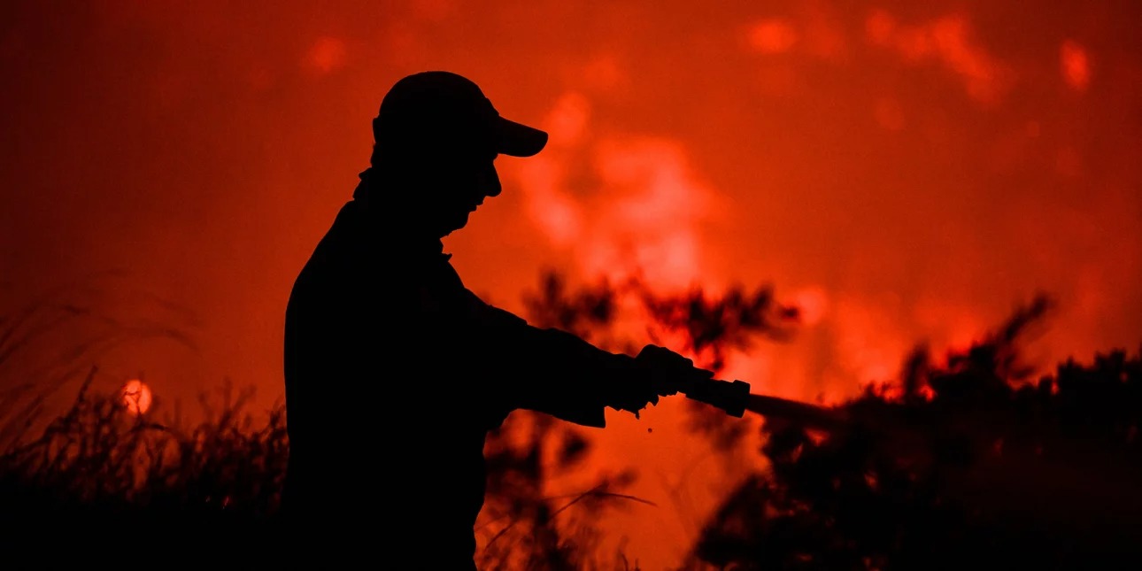Φωτιά τώρα στην Ηλεία – Καίγεται δασική έκταση στην Πηνεία