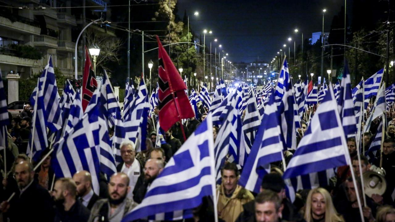 Σφοδρή επίθεση ΣΥΡΙΖΑ και ΚΚΕ στην κυβέρνηση για τις επιθέσεις ακροδεξιών σε συγκεντρώσεις