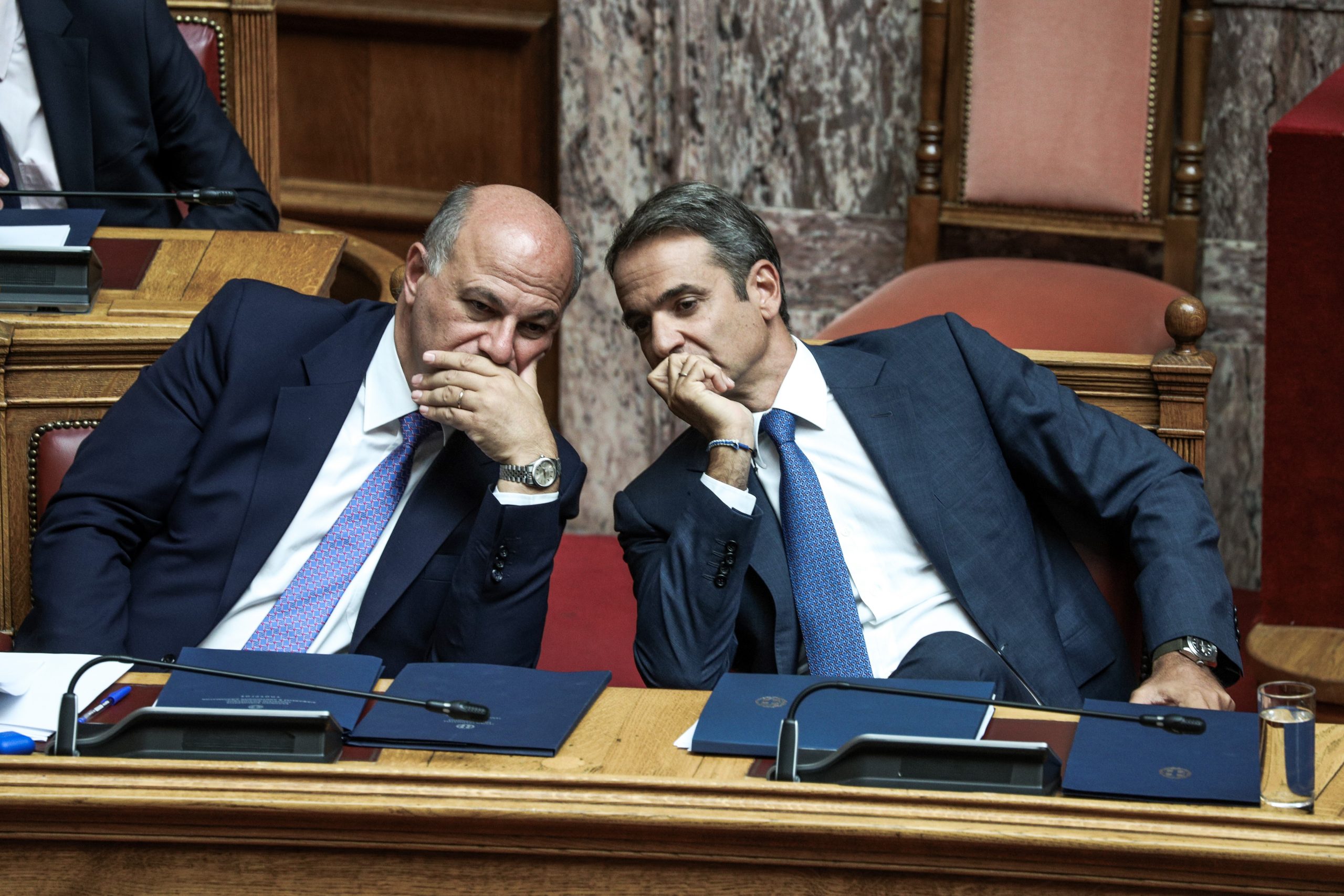 ΣΥΡΙΖΑ-ΠΣ: Γιατί ο Μητσοτάκης θέλει να κρύψει τα “πόθεν έσχες” συζύγων πολιτικών;